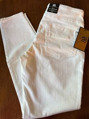Rock & Republic White Pull-On Jegging